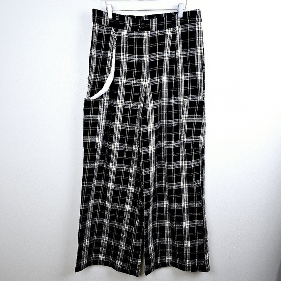 Forever 21 Plaid Wide Leg Cargo Pants with Detachable Chain NWOT - Picture 2 of 10